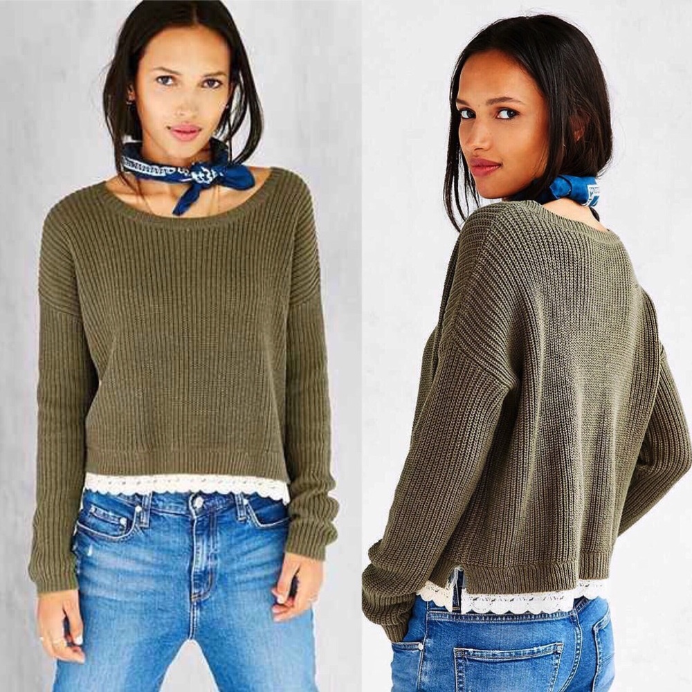 Kimchi Blue Lace Trim Cropped Sweater Medium